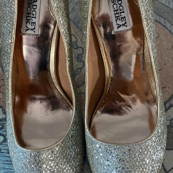 Badgley Mischka Leather Gold Pumps size 10M - Picture 9 of 11
